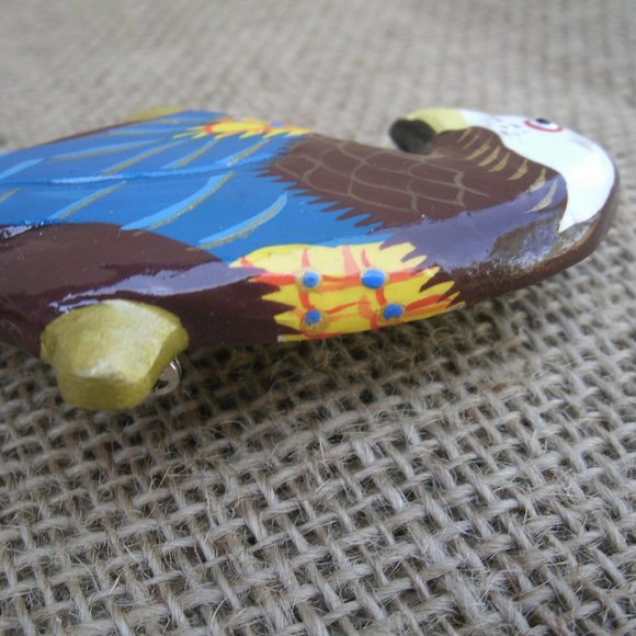 Vintage Handmade Carved Wood Parrot Pin - Picture 14 of 16